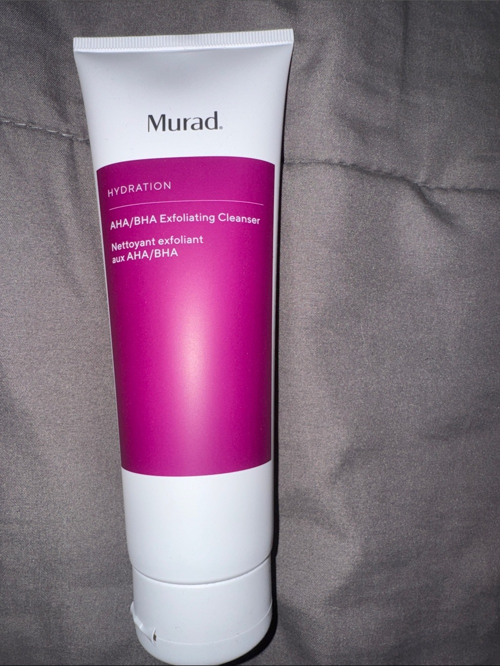 Murad AHA/BHA Exfoliating Cleanser - Magenta and White